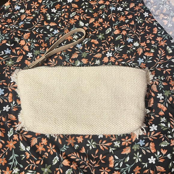 Universal thread jacquard print handloom pouch clutch - Picture 4 of 6